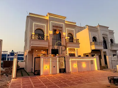 فيلا بتصميم كلاسيك راقٍ وفرصة ممتازة للتملك، بسعر مميز شامل رسوم نقل الملكية وقابل للتفاوض — اغتنم الفرصة الآن قبل فواتها!
