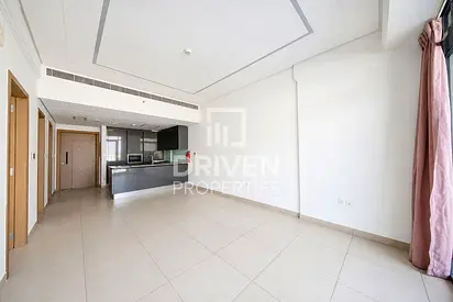 Vacant | Modern Kitchen | Residential Community