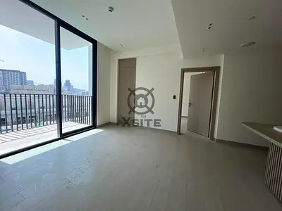 Modern 2 BR| Equipped Kitchen|Prime Location