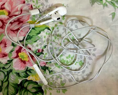 Used Apple Lightning EarPods with Mic and Remote - Good Working Condition