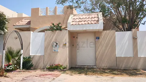 Spacious Room with En-Suite Bath & Kitchen in Family Villa -keralites prefered