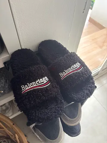 Balenciaga Slides Fluffy