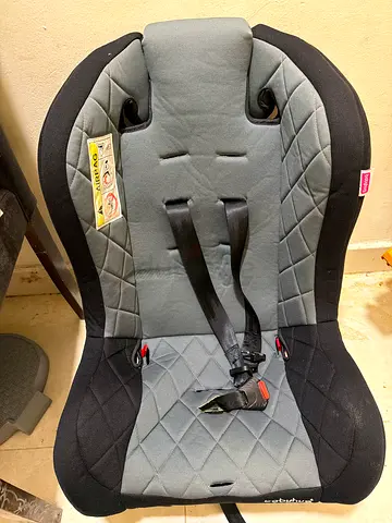 Used infant car seat in good condition - grey/black