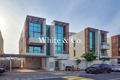 Burj Views | Great Condition | Single Row