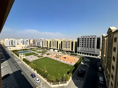 Ready to Move Specious Unit available in front of park 33k rent