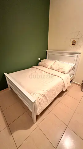 Pottery Barn bed frame & Memory foam comfortable mattress ( to be given to THE HIGHEST OFFER in 24h)