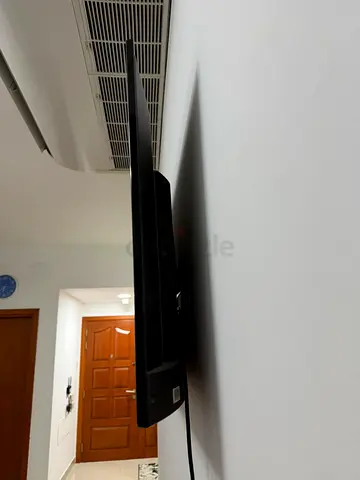 43” UHD TV absolutely good condition