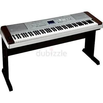 DGX 640 Electronic Piano / Keyboard with Stand - 88 Keys (Includes Pedal & Notes stand)