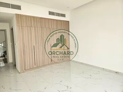 Prime Location Villa 5 Master Bed + Maids room +Huge Majlis With Balcony
