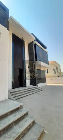 Villa for sale in Sharjah Brand new, first owner Luxurious villa in Al Hosani, opposite Al Nauf Area: 10,000 sq ft 5 master bedrooms Large majlis, e