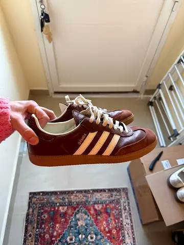 Brown Samba-style leather sneakers with gum sole, size 45 original
