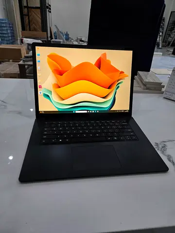Surface laptop 3 15" 16gb 1tb ssd nvme with 2 gb graphic card
