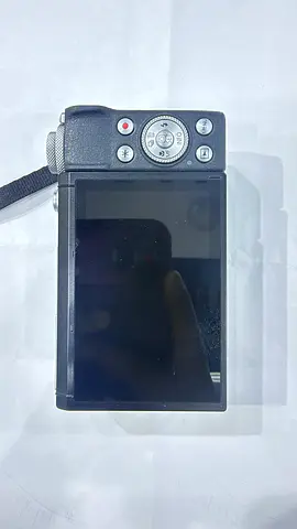 Canon G7x iiiCompact digital camera with flip screen — used, good condition with 2 body cover