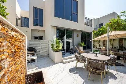 Upgraded | Fully Furnished | Vacant On Transfer