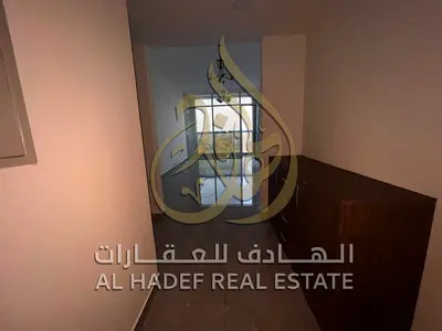 للإيجار السنوي في المجاز 2 الشارقة غرفة وصالة بسعر 45 ألف درهم مع شهر إضافي مجاني وجيم ومسبح وباركن وصيانة مجانية وتشطيبات سوبر ديلوكس والدفع على 4 أو