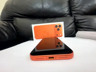 apple 17 pro max 256 AED 3900 orange 99% 239 cycle count’