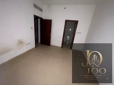Prime location | Spacious area | Balcony with an open view | Air conditioning and maintenance covered by the landlord | Excellent opportunity for an a