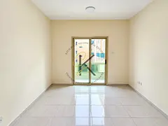 1 BHK available in muwaliah Full of family Building Neat and clean room for contact Babar
