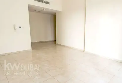 VACANT / HIGH FLOOR /