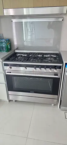 Siemens iQ700 top gas oven electric cooker 90 by 60 cm latest model like new condition perfect worki