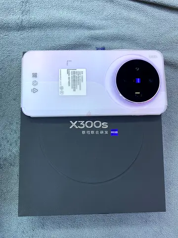 Vivo X300S (Zeiss) smartphone with box - White, good condition