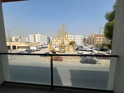 شقة واسعة غرفتين وصالة للإيجار في مويلح الجديدة بالشارقة – موقع مميز بالقرب من المدارس والجامعات والخدمات الأساسية