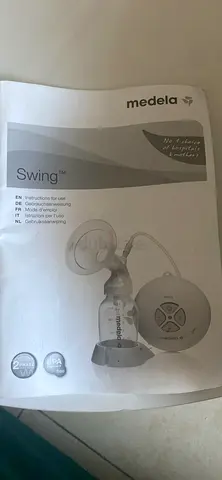 Medela Swing Electric Breast Pump with accessories (Gently Used)