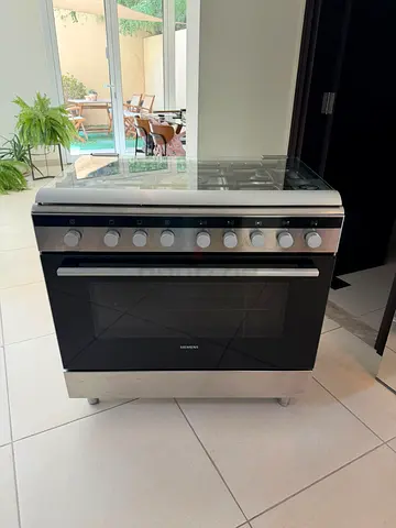 Siemens 90cm Stainless Steel Gas Range with Oven - Good Condition