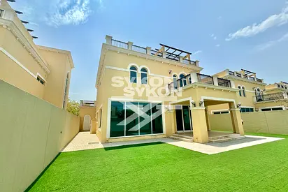 Huge 4 Bedrooms | Single Row | Landscaped Garden