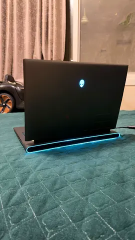 Dell Alienware m18 R2 Gaming Laptop (Core i7 14th Gen / RTX 4070 8GB / 16GB RAM / 1TB SSD)