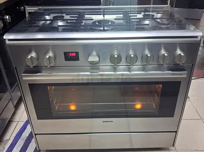 Bosch Digital 5 Burner Full Gas Cooker. Made Italy. 90Cm.