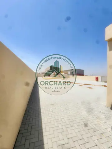 ساحة مفتوحة للبيع في الصجعة