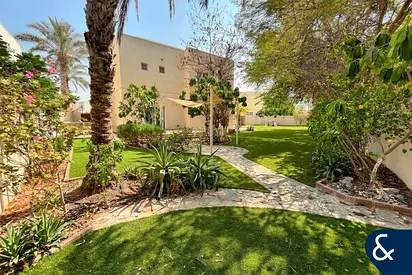 Amazing Plot | 4 Bed | Vacant | Reno Project