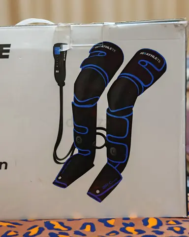 Leg Compression Massager Boots with Controller - new