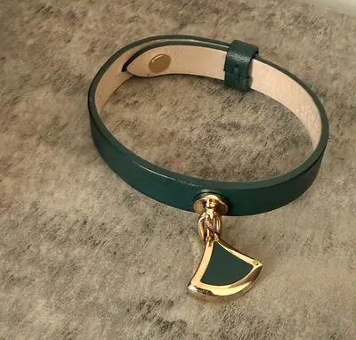 Bvlgari Green leather bracelet with gold-tone charm - gently used