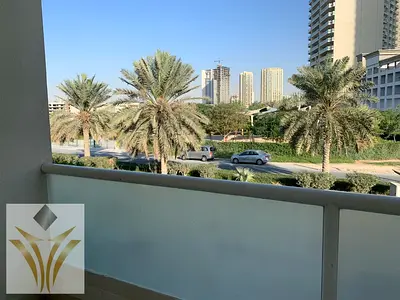 فيلا جاردن لين من 4 غرف نوم | إطلالات على الحديقة | حديقة خاصة