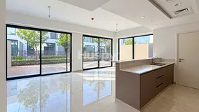 Townhouse | Vacant | Investment Potential