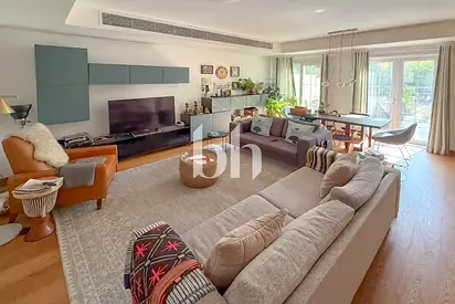 Fully upgraded | Lake View | Single row