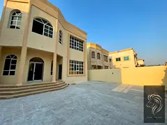 5 bed with maid room and big majlis villa