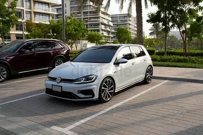 Volkswagen Golf R 2019 GCC Specs in Excellent Condition