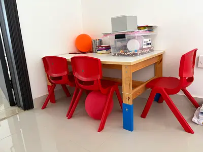 Kids table and chairs