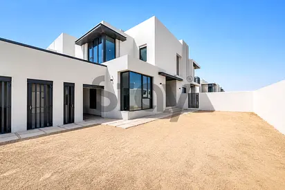 Vacant Now | Landscaped | Huge Plot