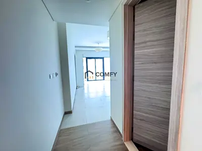1 Bedroom | SOL Bay Business Bay | Balcony & Multiple Views