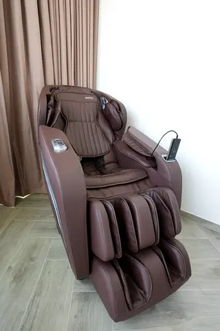 irest Full Body Massage Chair - Brown, full airbag coverage,4D rollers,Excellent Condition+warranty