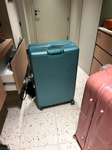 Hard-shell 28-inch suitcase - teal, good condition