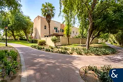 Exclusive | 4 Beds + Maid | Corner Unit
