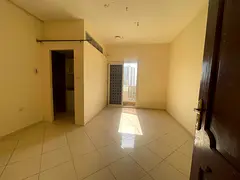 Spacious studio flat available in Al nabba central ac end gas with balcony 15k only