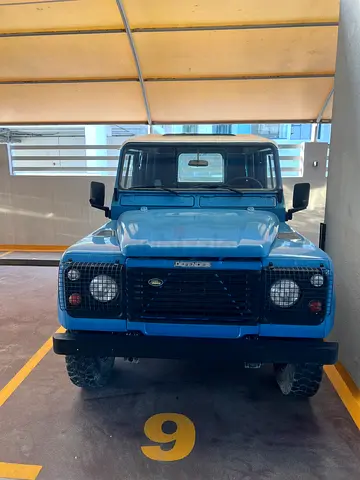 Land Rover Defender 110 HSE 2001 GCC Specs