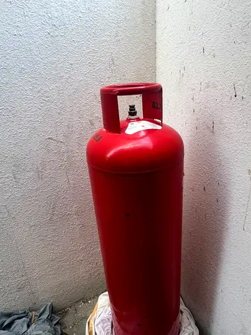 Red LPG Gas Cylinder - Cylinder,40kg with full Good Condition