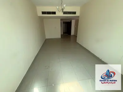 أرخص غرفتين وصالة للإيجار في المجاز 2 الشارقة مع بالكونة و3 حمامات موقع مميز بالقرب من جزيرة النور وحديقة المجاز والوجهات البحرية والمطاعم والمحلات
